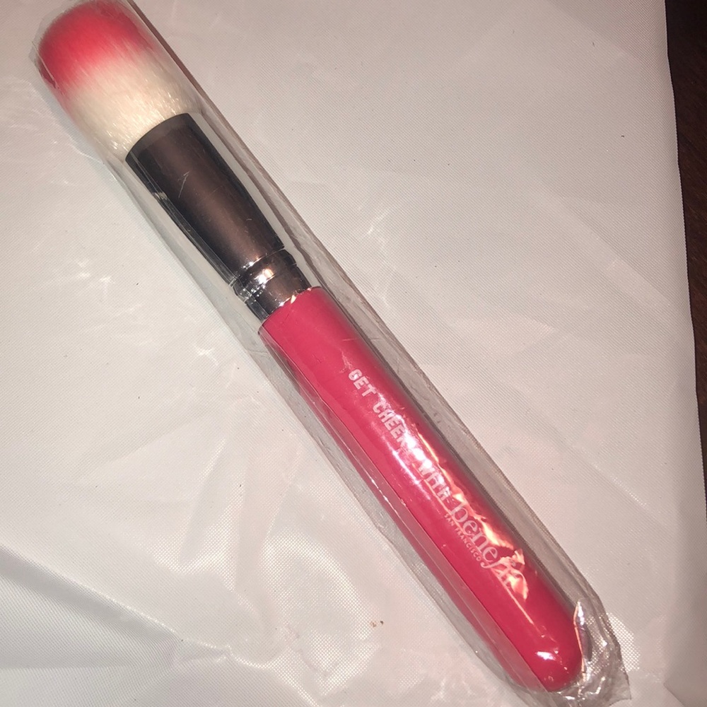 Benefit Brush